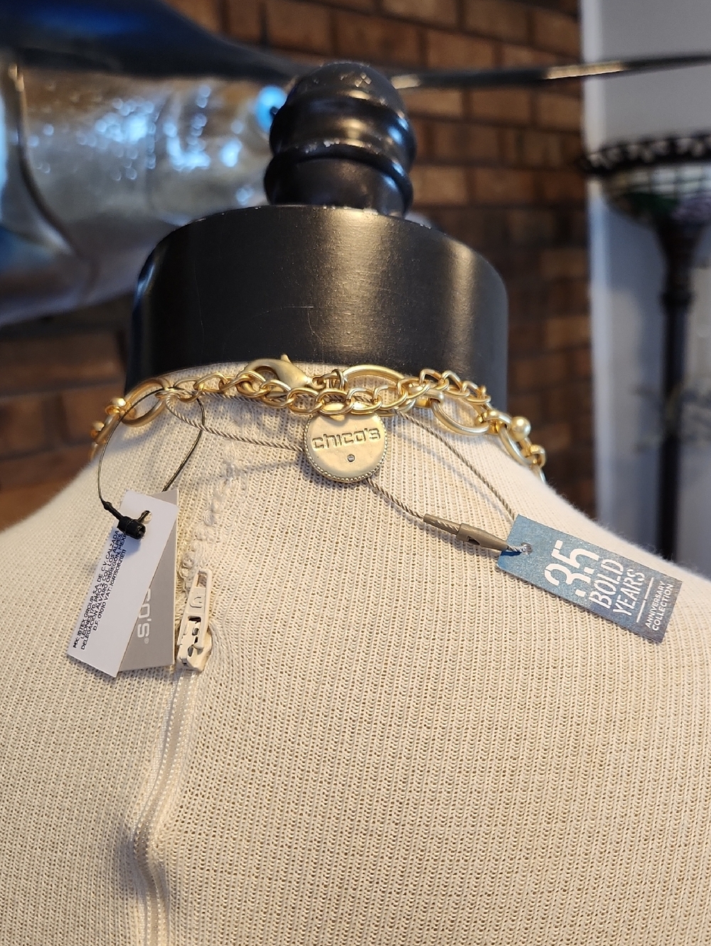 Chicos NWT Gold-Tone Necklace with Red Beaded Pendant Medallion Statement - Picture 4 of 10